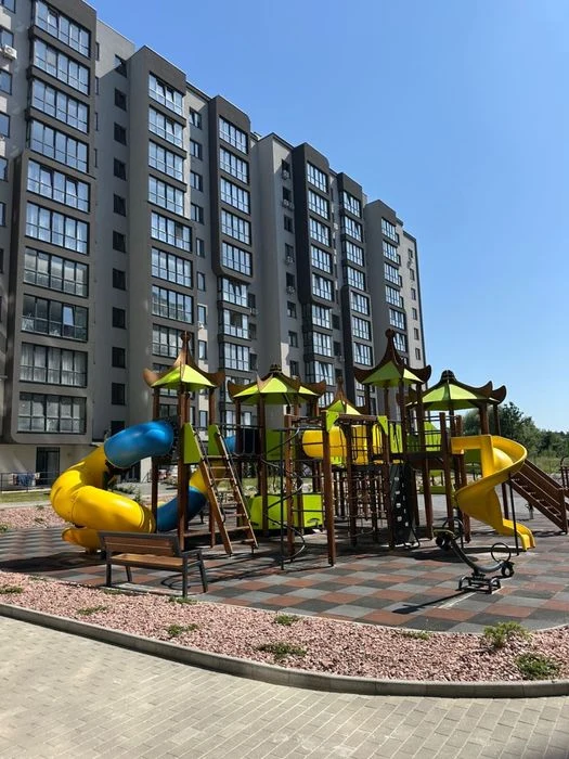 Продаж 2-х кімнатної квартири по вул. Роксоляни
