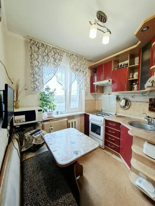 Продаж 2 кімнатної кв р-н Круга