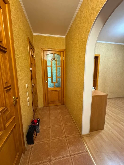 Простора  2-кімн квартира для сім'ї 58 м2 район Льотна-Єсько