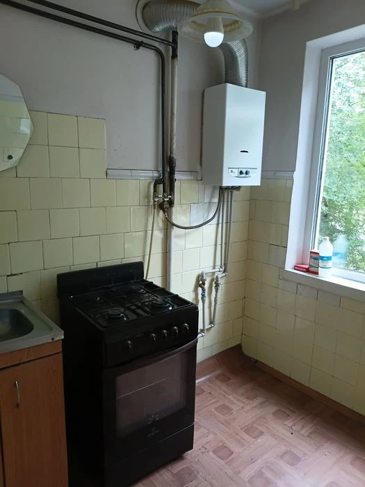 2 кімнатна , вул. Тероборони буд 2 , 2 поверх, 47м, ТОРГ!