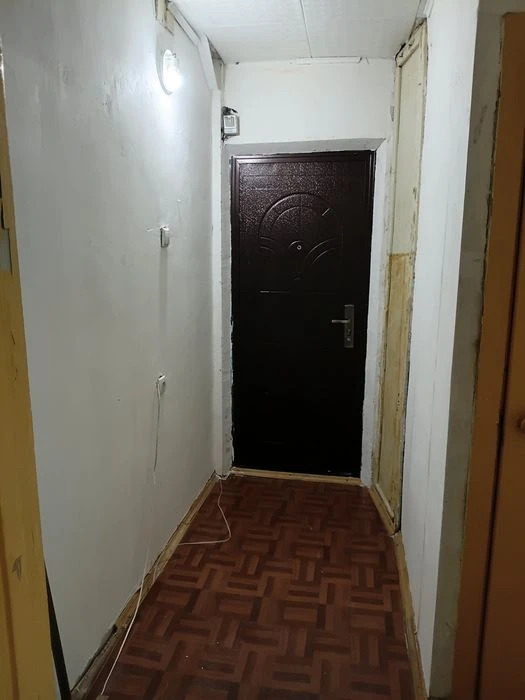 2 кімнатна , вул. Тероборони буд 2 , 2 поверх, 47м, ТОРГ!