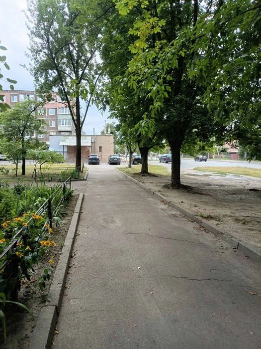 2 кімнатна , вул. Тероборони буд 2 , 2 поверх, 47м, ТОРГ!