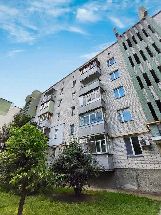 Продам 3-кімн.квартиру 62 м² у Центрі Чернігова, цегляний бу