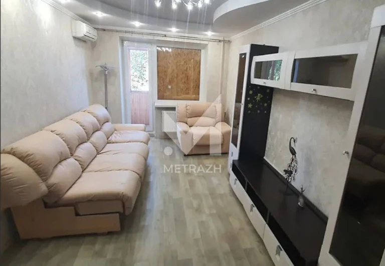 Продам 3-ком квартиру, поселок Жуковского, улица Академика П