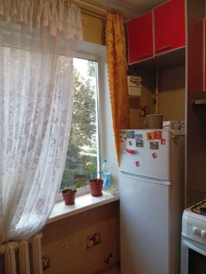 Продам 2 комн.кв. с раздельными комнатами, в р -не ул.Летной