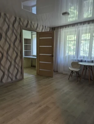 Продам трёх комнатную, 3-х комнатную квартиру, центр, м. Бот