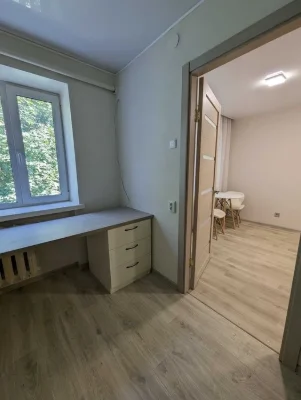 Продам трёх комнатную, 3-х комнатную квартиру, центр, м. Бот