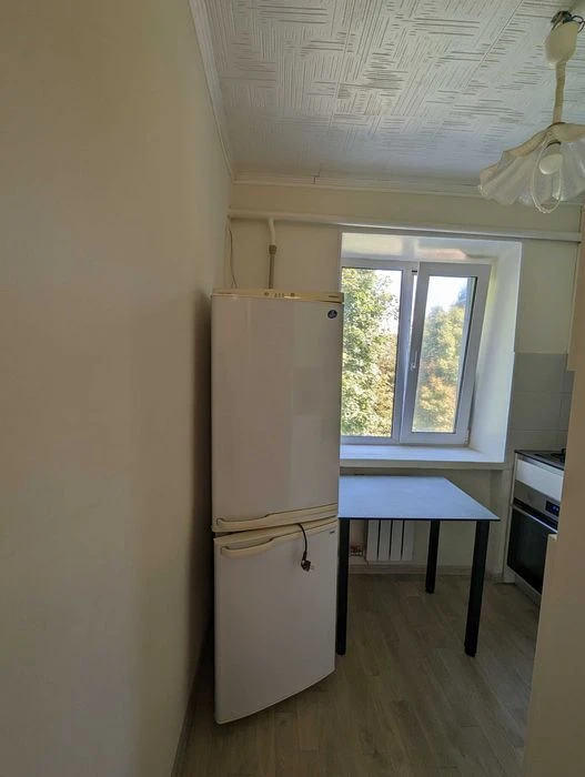 Продам трёх комнатную, 3-х комнатную квартиру, центр, м. Бот