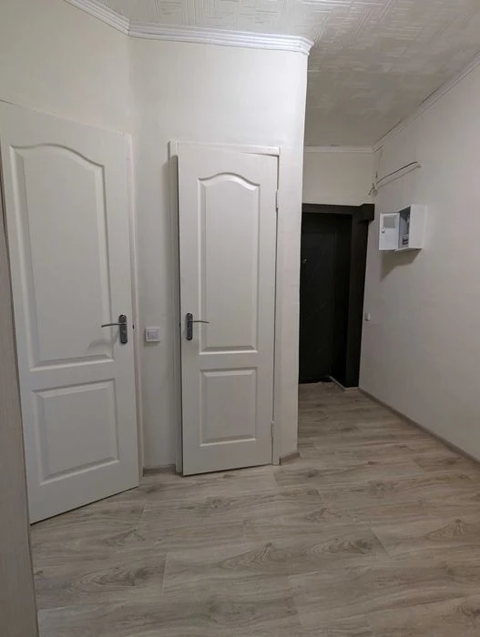 Продам трёх комнатную, 3-х комнатную квартиру, центр, м. Бот