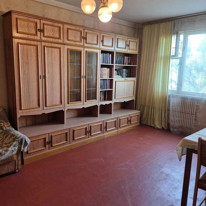 Продам 3к квартиру Салтовка  Гарибальди 8