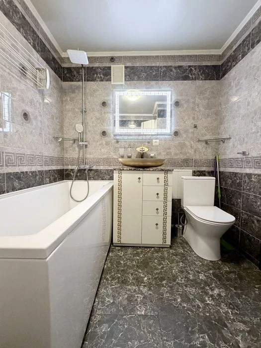 Продам 2-х квартиру центр Петропавлівська