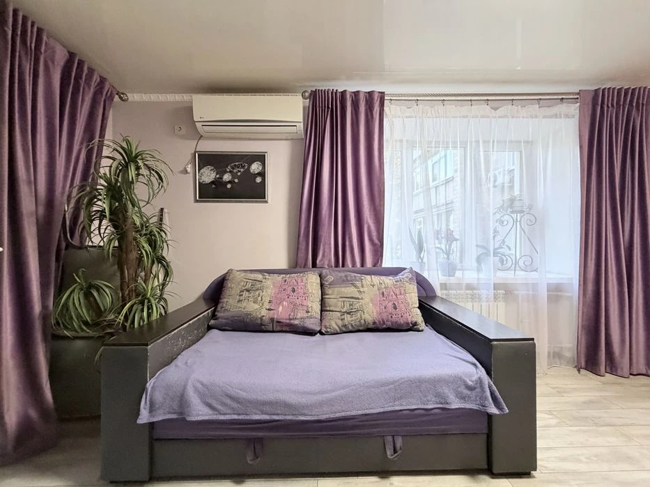 Продам 2-х квартиру центр Петропавлівська