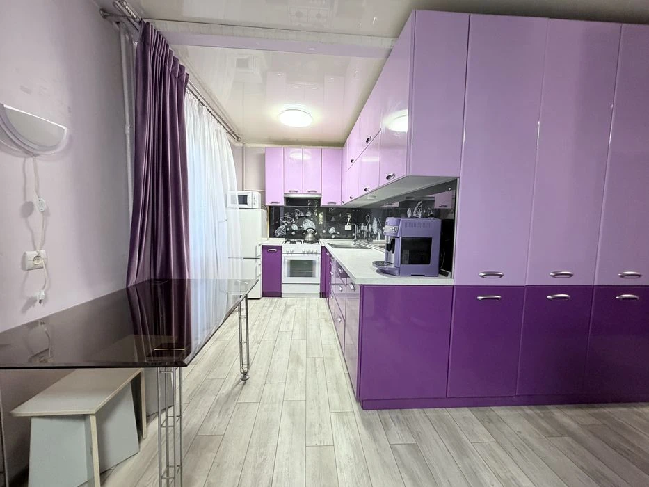 Продам 2-х квартиру центр Петропавлівська