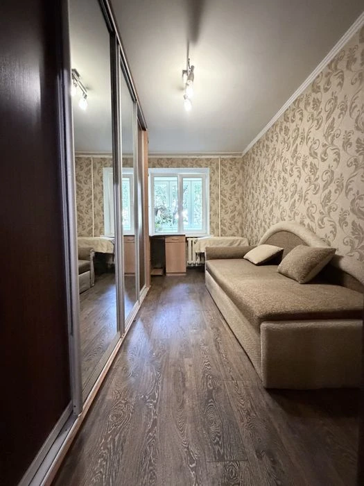 Продам 2-х квартиру центр Петропавлівська
