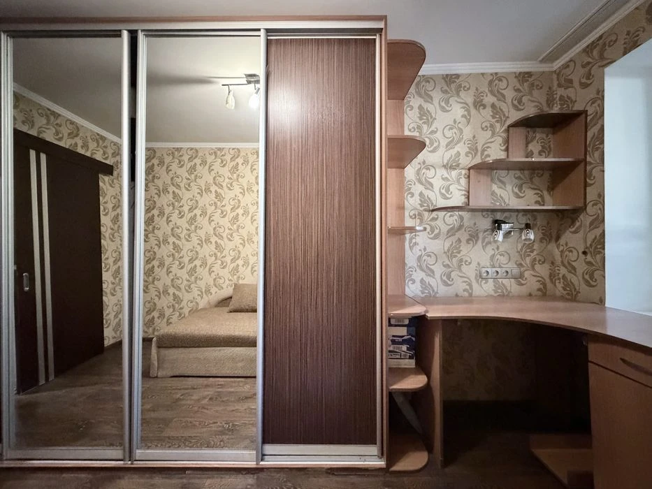Продам 2-х квартиру центр Петропавлівська