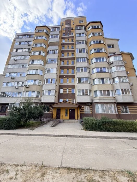 Продам 2-х кімнантну біля о.Чеха