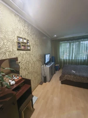 Продаж 3-кімн в Центрі, ул. Кондратьєва, цегла, ремонт