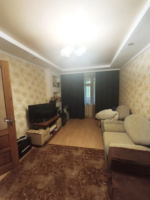 Продаж 3-кімн в Центрі, ул. Кондратьєва, цегла, ремонт