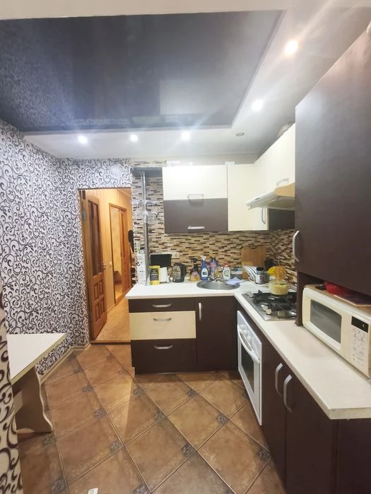 Продаж 3-кімн в Центрі, ул. Кондратьєва, цегла, ремонт