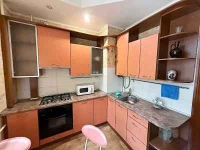 Продаж 2-кімнатної квартири по просп. Шевченка