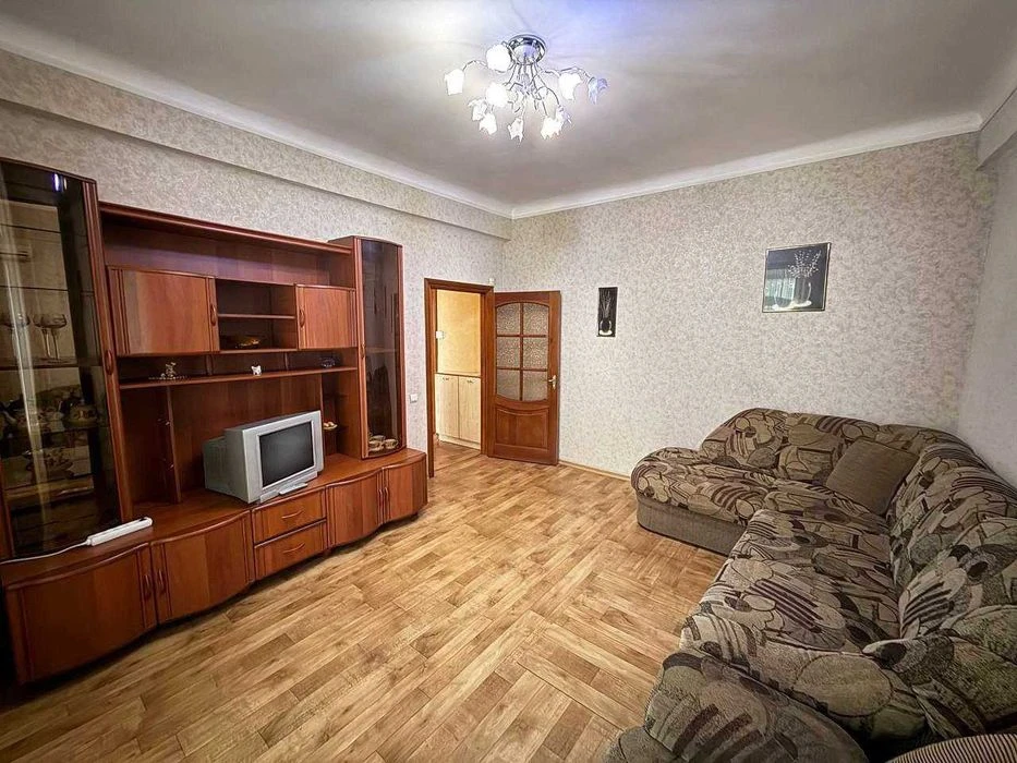 Продаж 2-кімнатної квартири по просп. Шевченка
