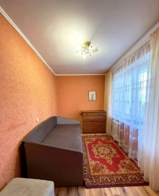 3-кімнатна квартира на середньому поверсі