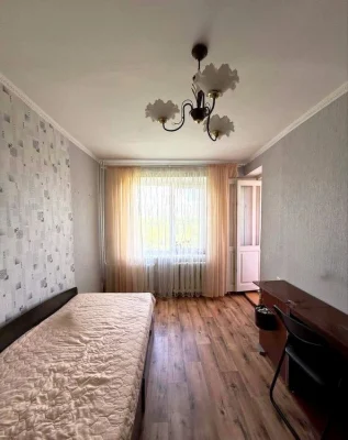 3-кімнатна квартира на середньому поверсі
