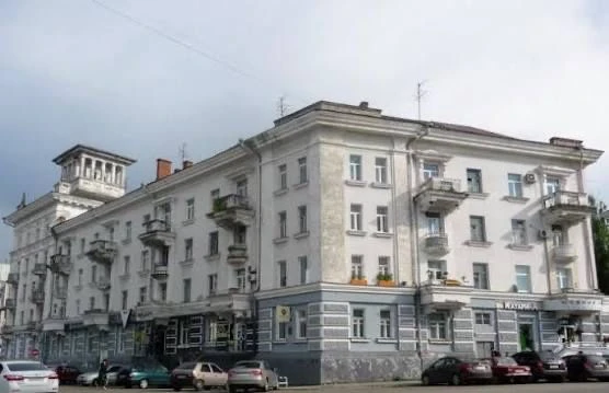 Продам квартиру в історичному центрі міста. Сталінка на Собо