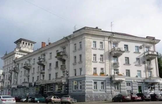 Продам квартиру в історичному центрі міста. Сталінка на Собо