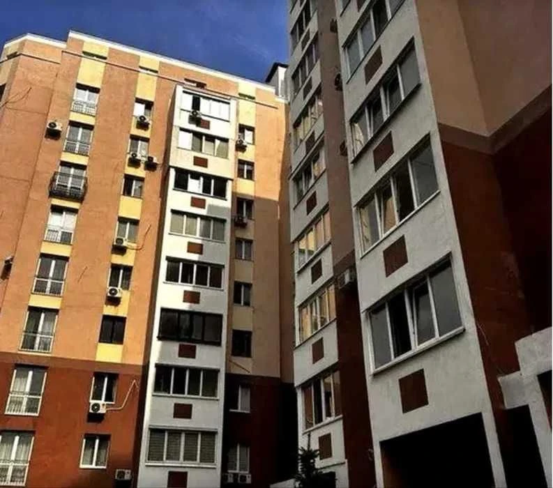 Продам 2 к. квартиру ЖК Московский метро Защитников Украины