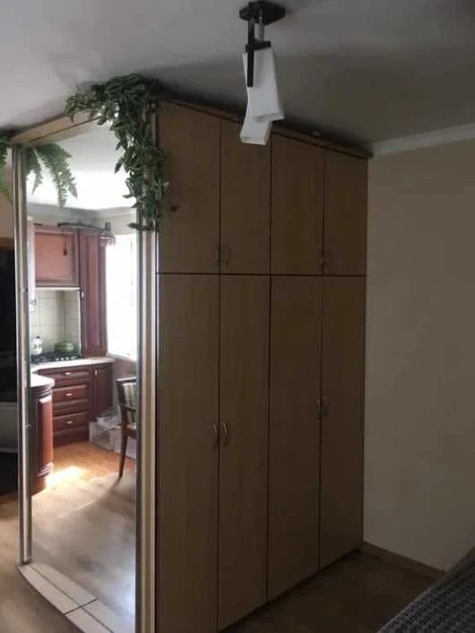 Продаж 1 кімнатної квартири вул. Нахімова (біля Кошика)