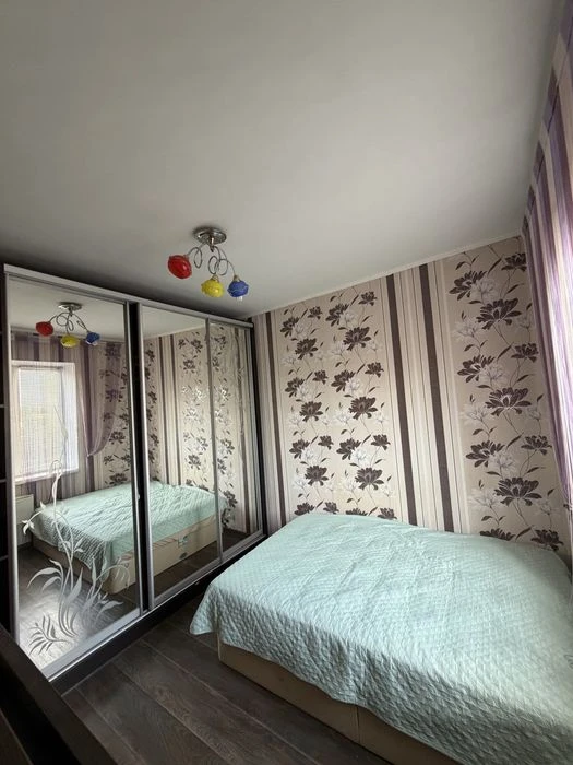 Продам 5 кімнатну квартиру в центрі район 5 школи
