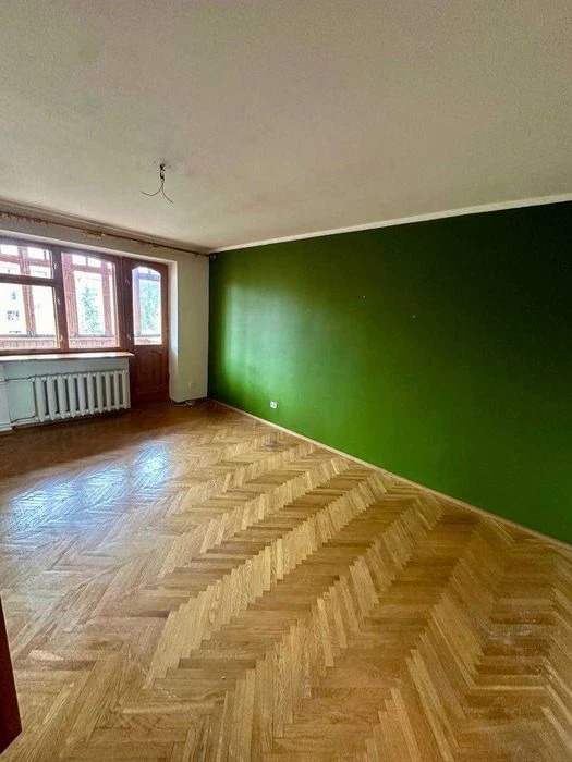 812 $/м² Терміново! Продається 4-кімнатна квартира, супер ло