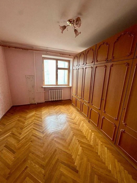 812 $/м² Терміново! Продається 4-кімнатна квартира, супер ло