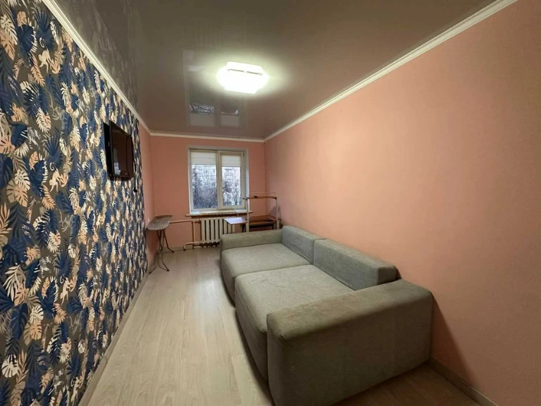 Продам 2-ну квартиру в районі 12 школи!