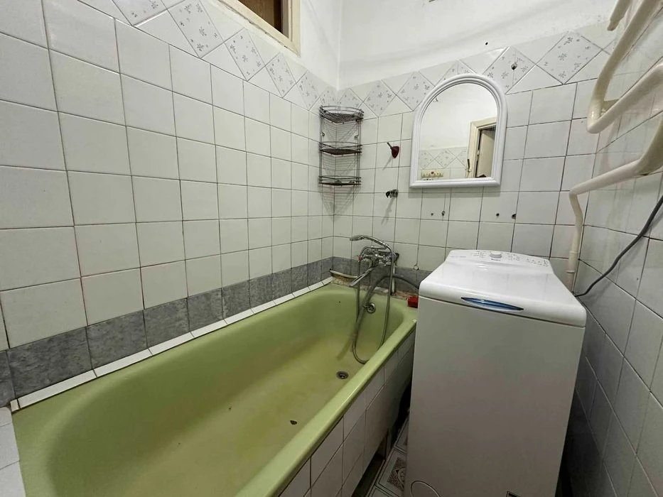 Продам 2-ну квартиру в районі 12 школи!