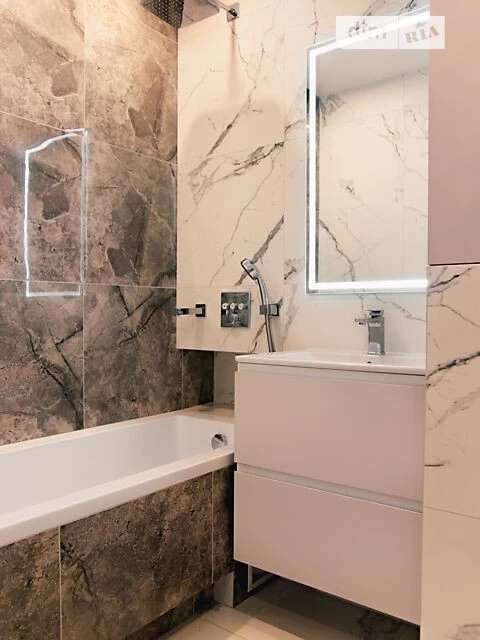 Продаж 3к квартири 80 кв. м на вул. Кадетський Гай 10 • ID 3