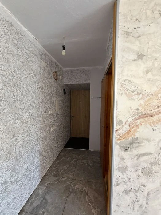 Продам 1к ул. Янгеля 12 (район ул. Титова)