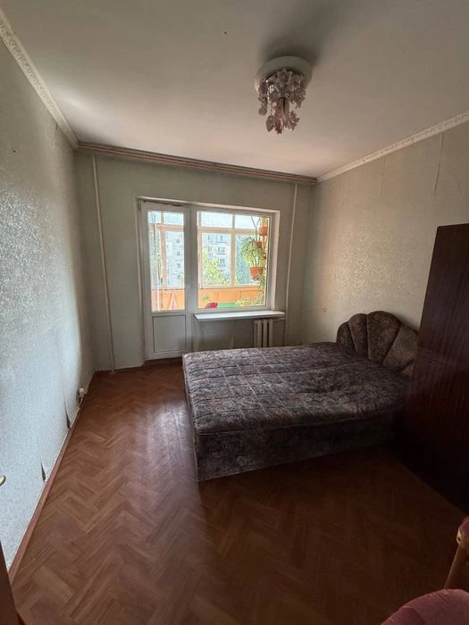 Продам 3 комнатную квартиру на Королёва( газовый дом)