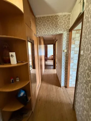 Продам 3 комнатную квартиру на Королёва( газовый дом)