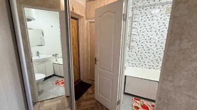 Продам 1 комнатную квартиру район "Старого парка"