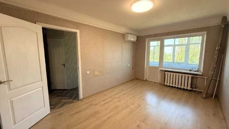 Продам 1 комнатную квартиру район "Старого парка"