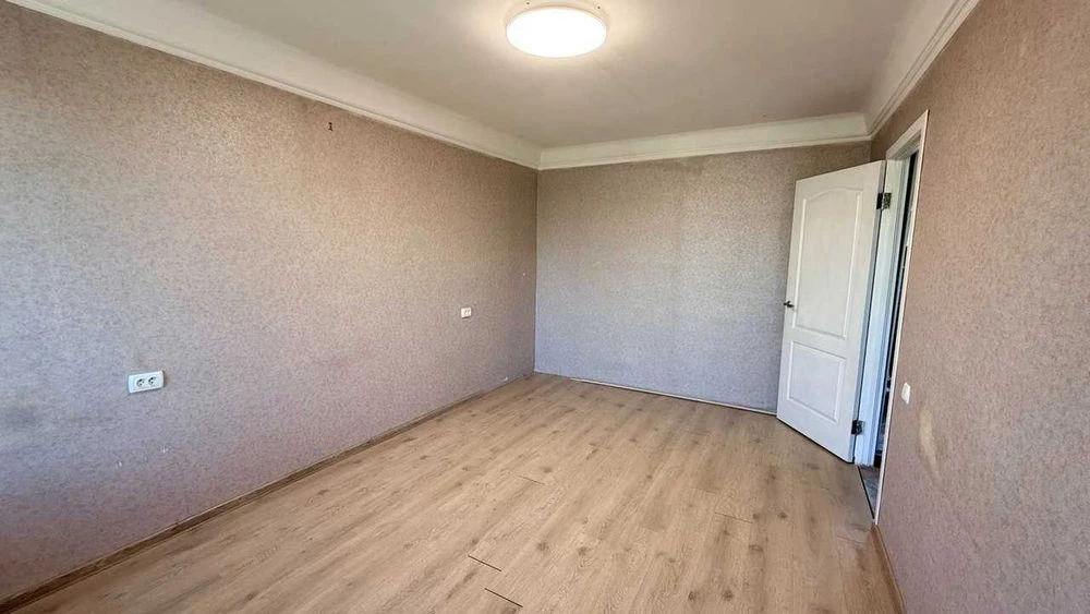 Продам 1 комнатную квартиру район "Старого парка"