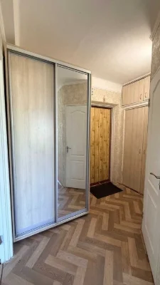 Продам 1 комнатную квартиру район "Старого парка"