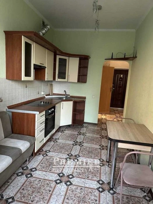 Продам світлу 1кім. квартиру  Ремонт, меблі, техніка 46,2 м²