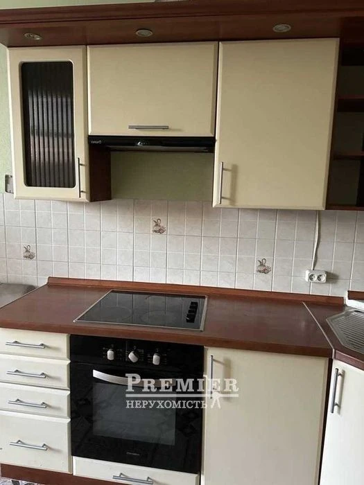 Продам світлу 1кім. квартиру  Ремонт, меблі, техніка 46,2 м²