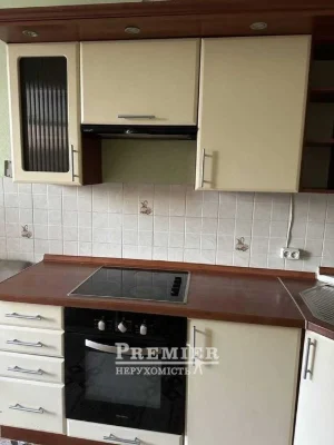 Продам світлу 1кім. квартиру  Ремонт, меблі, техніка 46,2 м²