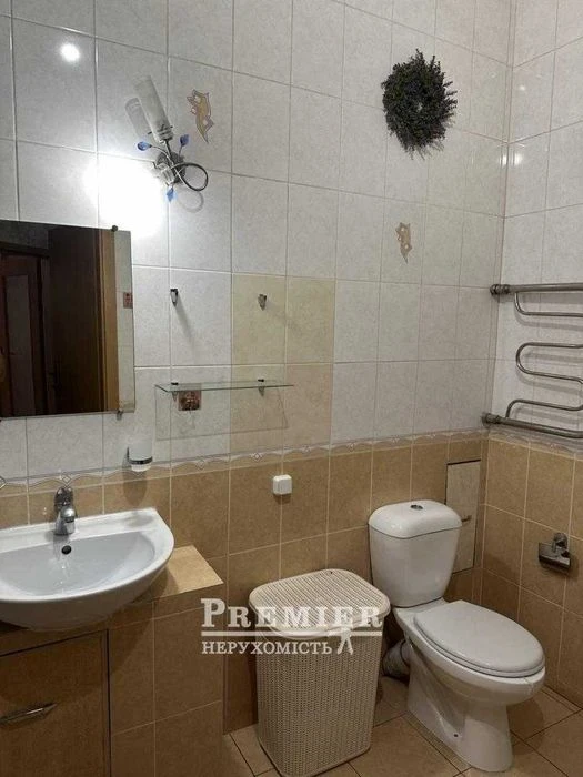 Продам світлу 1кім. квартиру  Ремонт, меблі, техніка 46,2 м²