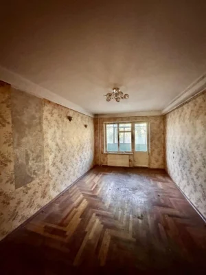 Продаётся 3 ком . кв . ул. Рустави в Осипенковском районе!