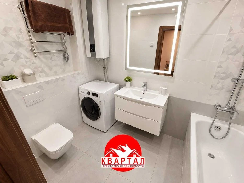 Продажа стильной квартиры-студии с новым ремонтом — ул. Боро